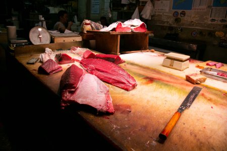 Hochwertiger frischer japanischer Thunfisch an einem Stand auf dem Zentralmarkt von Nagoya in Japan.