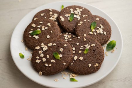 Homemade oatmeal and chocolate cookies with an Italian recipe.
