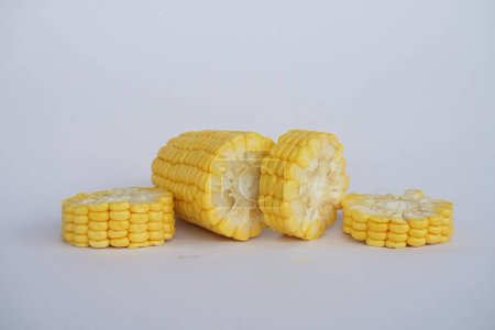 Téléchargez les photos : Le fond blanc de maïs - en image libre de droit