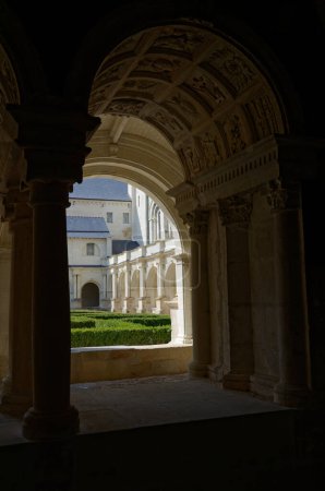 Téléchargez les photos : View from Fontevrault Abbey with details - en image libre de droit