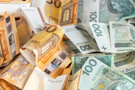 Zloty polonais et euro, Billets de 50 euros et 100 zlotys, Taux de change, Zone euro et Pologne, Concept financier, Commerce extérieur