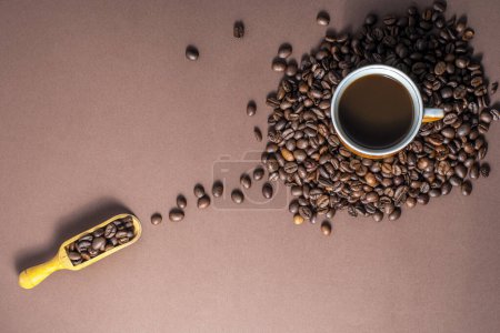 Foto de Top quality coffee beans ready to be milled - Imagen libre de derechos