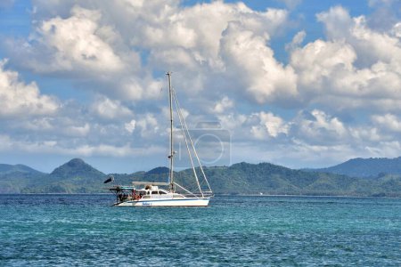 Foto de Barco turístico en la laguna El Nido, isla de Palawan, Filipinas - Imagen libre de derechos