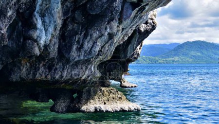Foto de Formación de rocas y montañas en El Nido, isla Palawan, Filipinas - Imagen libre de derechos
