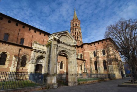 Photo for Toulouse, France - January 14, 2023: Basilica of Saint-Sernin in Toulouse. The Romanesque church is a pilgrimage destination on Routes of Santiago de Compostela. - Royalty Free Image