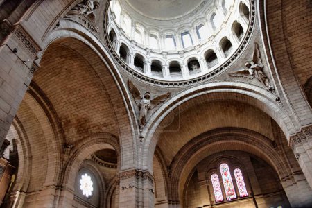 Foto de París, Francia - 27 de noviembre de 2022: hermosa vista sobre la basílica del Sagrado Corazón de Jesús, París, Francia - Imagen libre de derechos