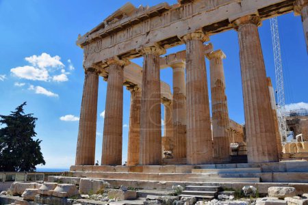 Téléchargez les photos : Ruines grecques antiques de l'Acropole athénienne, monument célèbre. Voyage en Grèce thème. - en image libre de droit