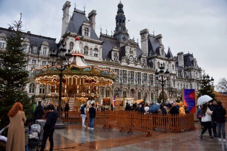 Téléchargez les photos : Paris, France - 27 novembre 2022 : Belle vue Hôtel de Ville à Paris, France - en image libre de droit