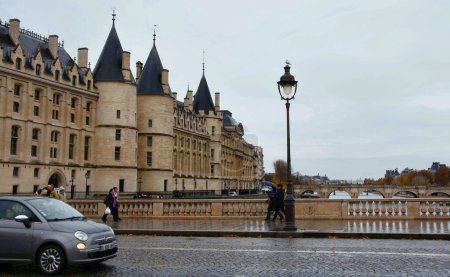 Téléchargez les photos : Paris, France - 27 novembre 2022 : belle vue sur le centre historique de Paris - en image libre de droit