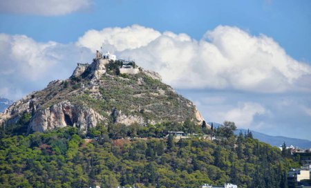 Téléchargez les photos : Vue de la colline Lycabettus et de l'église Saint-Georges. - en image libre de droit