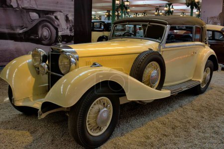 Téléchargez les photos : Mulhouse, France - 09 Juin, 2023 : Cit de l'Automobile National Museum Schlumpf Collection - World's Largest Automobile Collection - en image libre de droit