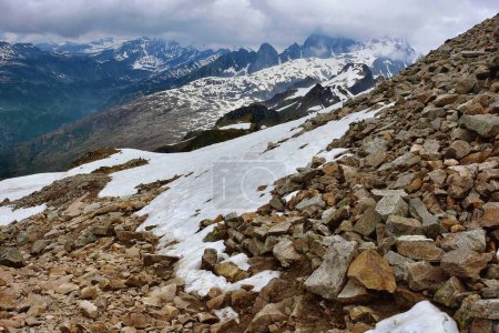 Téléchargez les photos : Vue panoramique du massif du Mont Blanc vue du Brévent - en image libre de droit