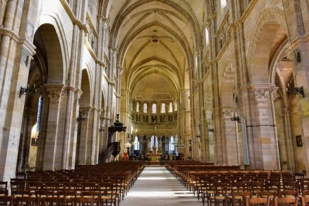 Foto de Roman Catholic church Langres Cathedral in Langres, France - Imagen libre de derechos