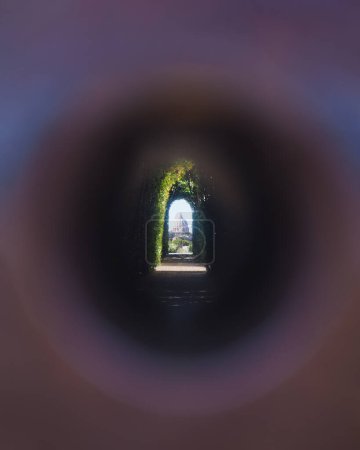 Trou de serrure, vue sur le dôme du Vatican, Rome, Italie