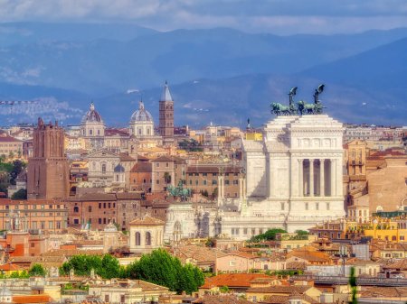 Téléchargez les photos : Vue depuis les hauteurs du Vittoriano, Rome, Italie - en image libre de droit