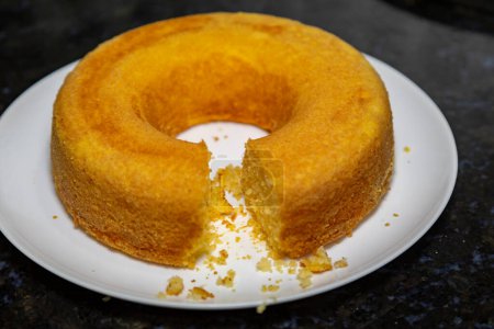 Torta tradicional brasileña de harina de maíz típica de las festividades de junio. "bolo de fub"