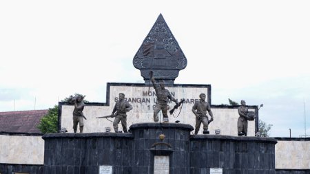 Téléchargez les photos : Monumen serangan umum,general attack monument 1 march 1949. Yogyakarta-Indonesia, December 27,2022. - en image libre de droit