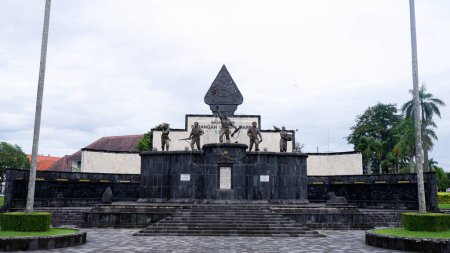 Téléchargez les photos : Monumen serangan umum,general attack monument 1 march 1949. Yogyakarta-Indonesia, December 27,2022. - en image libre de droit