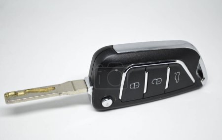 Foto de Llaves del coche, utilizadas para desbloquear y arrancar un coche. incluye botones para bloquear y desbloquear de forma remota las puertas de un automóvil. - Imagen libre de derechos
