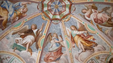 Téléchargez les photos : Sacro Monte Orta San Giorgio, Italie - en image libre de droit