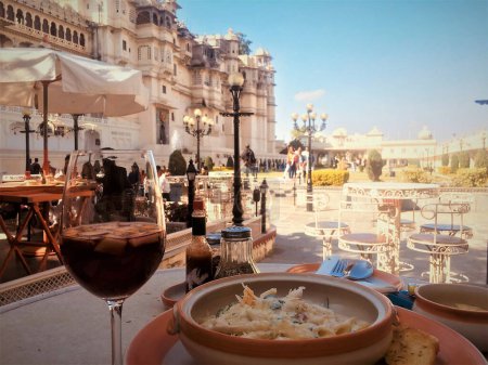 Foto de Wine and Pasta brunch at City Palace,Udaipur - Imagen libre de derechos