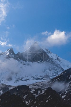 Montaña en Nepal, Campamento Base Annapurna, Montaña Machapuchare, Trekking Annapurna, Viajar en Nepal, Belleza de Nepal
