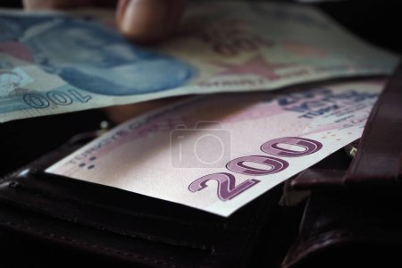 Foto de 200 liras turcas. El dinero turco más valioso. Centrado en el papel moneda de 200 TL. - Imagen libre de derechos