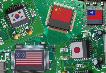 Foto de Países que producen la mayor cantidad de chips semiconductores en el mundo.Banderas de China, Taiwán, Corea del Sur, Japón y Estados Unidos en los microchips. - Imagen libre de derechos