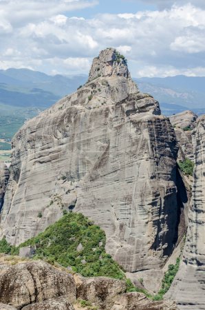 Foto de Vista de las rocas específicas del Monte Meteoro en Grecia. - Imagen libre de derechos