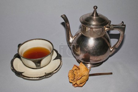 Téléchargez les photos : Tea time liberty, silve.r - en image libre de droit
