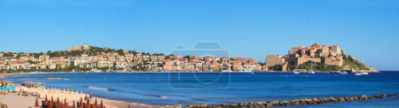 Foto de Panoramic view of Calvi, medieval capital of Balagne, known for its famous 13th century Genoese citadel built on a rocky promontory, surely one of the most beautiful towns in Corsica - Imagen libre de derechos