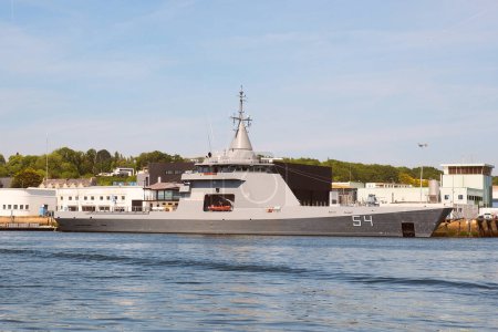 Téléchargez les photos : Stationed in Concarneau, the patrol boat Contraalmirante Cordero is the fourth offshore patrol boat ordered by Argentina from France. - en image libre de droit