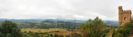 Téléchargez les photos : Panoramic view of the countryside from the village of Rennes-Le-Chateau, in Aube, Occitanie, not far from Perpignan, where Abb Saunire is said to have discovered a fabulous treasure - en image libre de droit