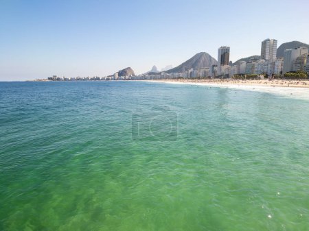 Téléchargez les photos : Vue de la plage de Leme et Copacabana à Rio de Janeiro Brésil. - en image libre de droit