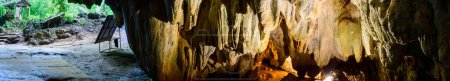 Foto de Pamorama of Thamluang Cave in Thamluang Khunnam Nangnon National Park, Thailand. - Imagen libre de derechos