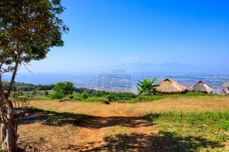 Téléchargez les photos : Mountain view at Doi Sa Ngo viewpoint, Chiang Rai province. - en image libre de droit