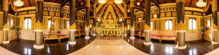 Téléchargez les photos : Vue panoramique de la magnifique statue de Bouddha dans le temple Phra That Doi Phra Chan, province de Lampang. - en image libre de droit