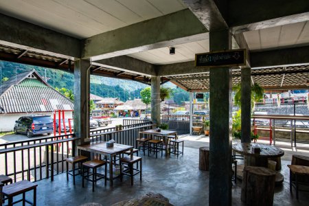 Téléchargez les photos : CHIANG RAI, THAILAND - October 11, 2019 : The coffee shop with beautiful mountain view in Doi Pha Mee, Chiang Rai province. - en image libre de droit