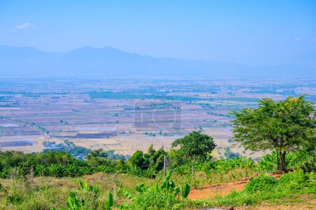 Téléchargez les photos : Mountain view at Doi Sa Ngo viewpoint, Chiang Rai province. - en image libre de droit