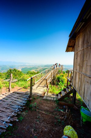 Téléchargez les photos : CHIANG RAI, THAILAND - December 14, 2019 - Scenic view at Doi Sa Ngo viewpoint, Chiang Rai province. - en image libre de droit
