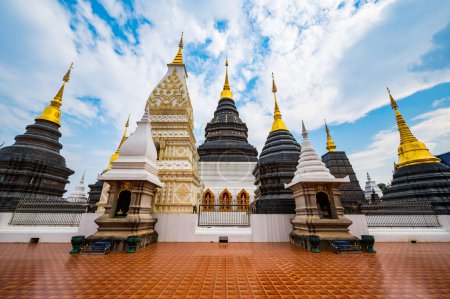 Téléchargez les photos : Wat Den Salee Sri Muang Gan or Ban Den temple, Chiang Mai province. - en image libre de droit