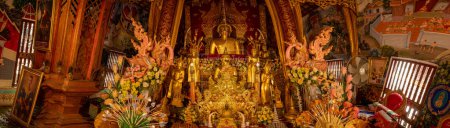 Foto de CHIANG MAI, TAILANDIA - 26 de febrero de 2020: Panorama de Buda de estilo Lanna en el templo Tah Mai I, provincia de Chiang Mai. - Imagen libre de derechos