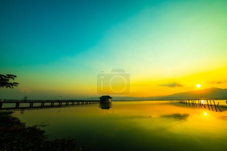 Téléchargez les photos : Kwan Phayao lake in the winter, Thailand. - en image libre de droit