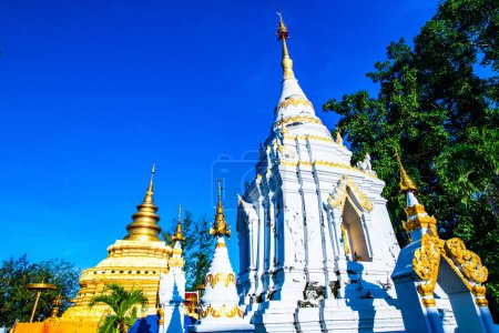 Foto de Phra That Si Chom Thong Worawihan templo en la provincia de Chiangmai, Tailandia. - Imagen libre de derechos