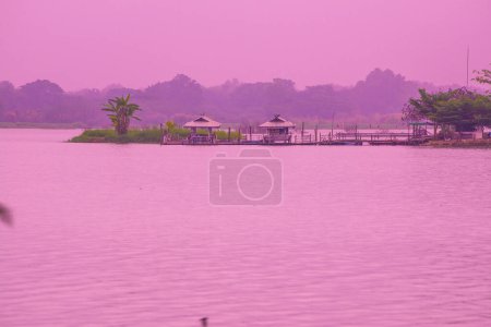 Téléchargez les photos : Tilok Aram temple in Kwan Phayao lake, Thailand. - en image libre de droit