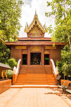 Téléchargez les photos : Eglise du Bouddha Émeraude dans la province de Chiang Rai, Thaïlande. - en image libre de droit