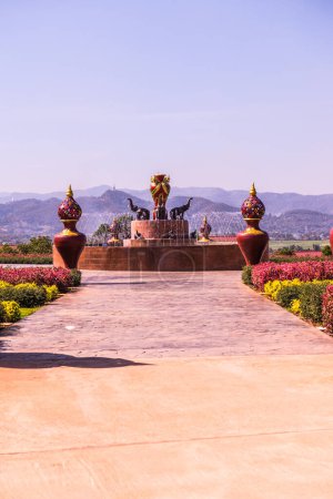 Foto de Hermosa fuente en Prayodkhunpol Wiang Kalong templo, Tailandia. - Imagen libre de derechos