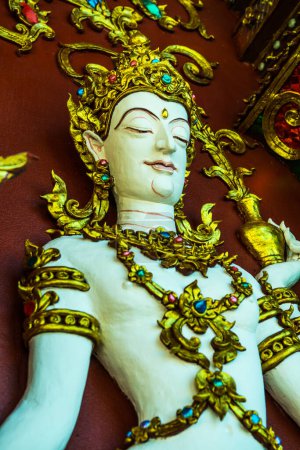 Foto de Hermoso ángel de estilo tailandés en el templo Prayodkhunpol Wiang Kalong, Tailandia. - Imagen libre de derechos
