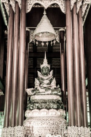 Foto de El Buda Esmeralda en la provincia de Chiang Rai, Tailandia. - Imagen libre de derechos