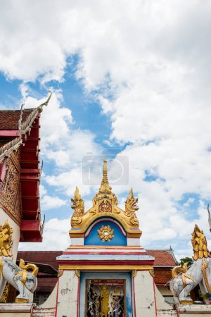 Foto de Paisaje del templo de Phra Borom Thad Bantak, Tailandia - Imagen libre de derechos